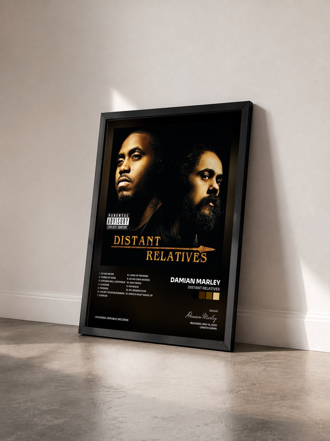 #noir Tableau de l'album Distant Relatives de Damian Marley vu de trois quarts, cadre noir