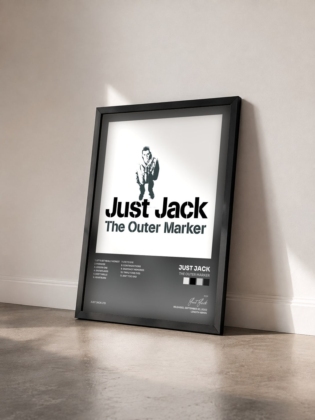 #noir Tableau de l'album The Outer Marker de Just Jack vu de trois quarts, cadre noir