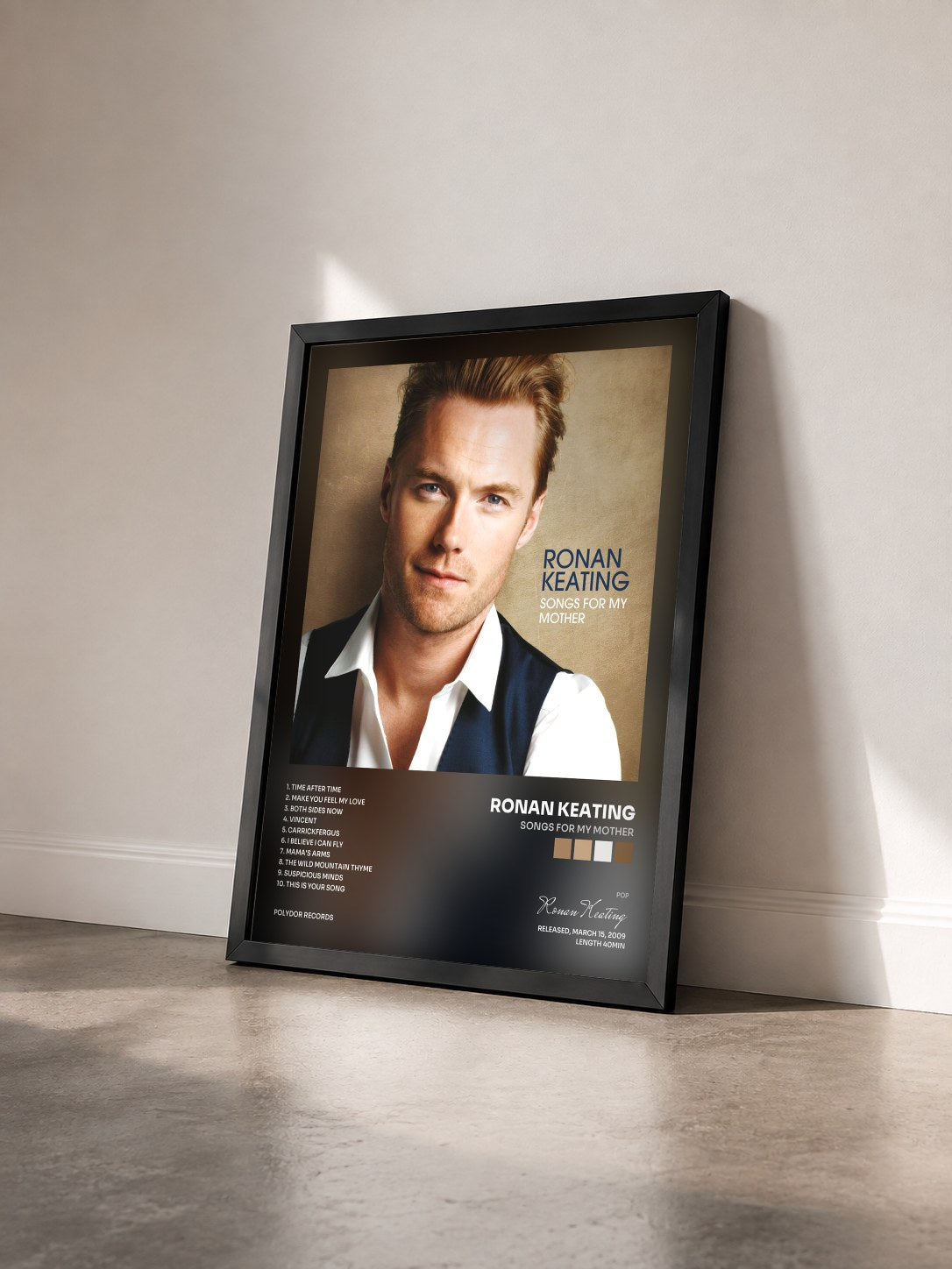 #noir Tableau de l'album Songs For My Mother de Ronan Keating vu de trois quarts, cadre noir