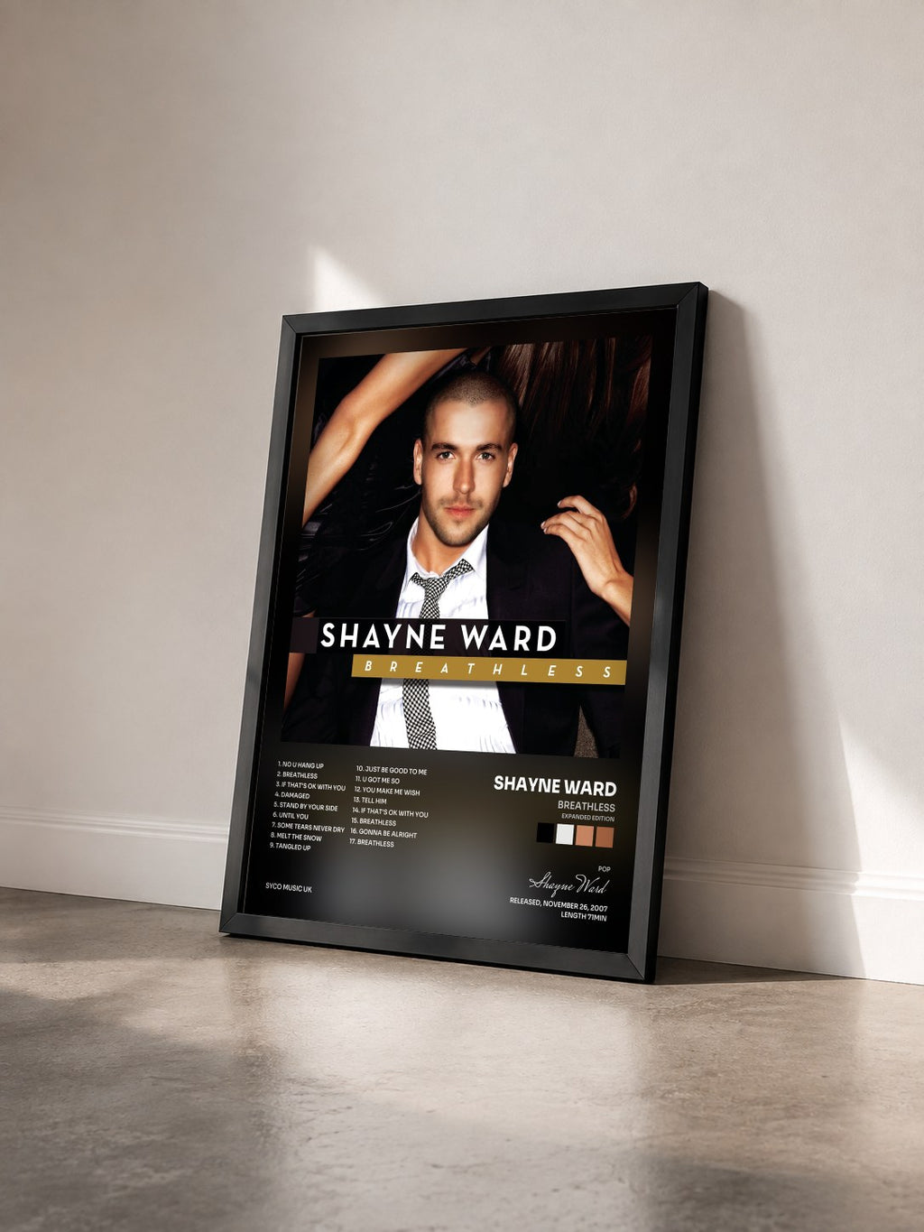 #noir Tableau de l'album Breathless (Expanded Edition) de Shayne Ward vu de trois quarts, cadre noir