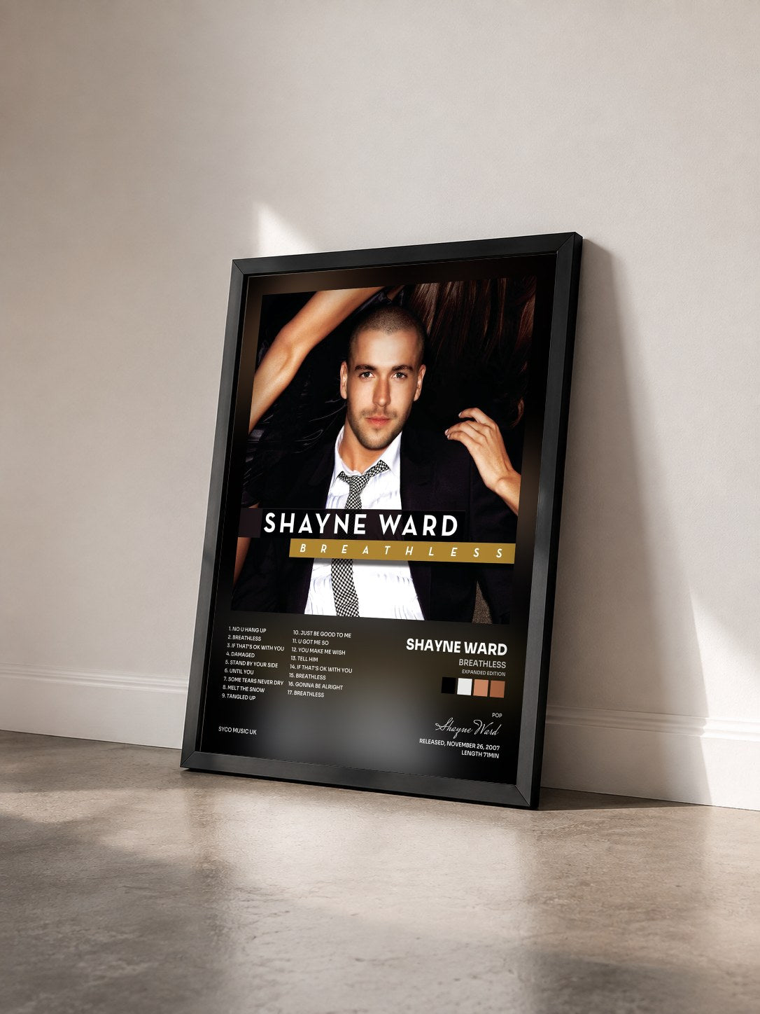 #noir Tableau de l'album Breathless (Expanded Edition) de Shayne Ward vu de trois quarts, cadre noir