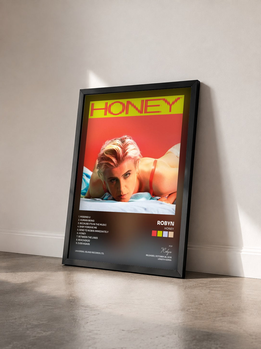 #noir Tableau de l'album Honey de Robyn vu de trois quarts, cadre noir