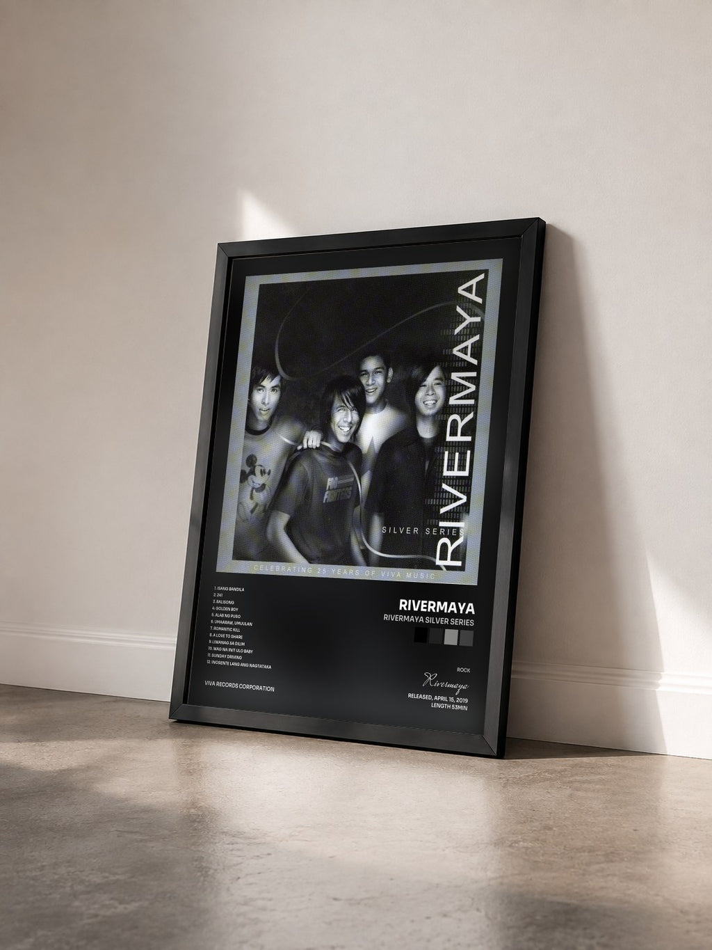 #noir Tableau de l'album Rivermaya Silver Series de Rivermaya vu de trois quarts, cadre noir