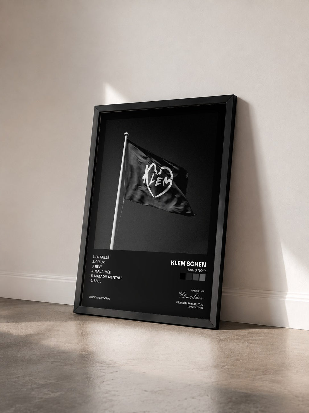 #noir Tableau de l'album Sang noir de Klem Schen vu de trois quarts, cadre noir