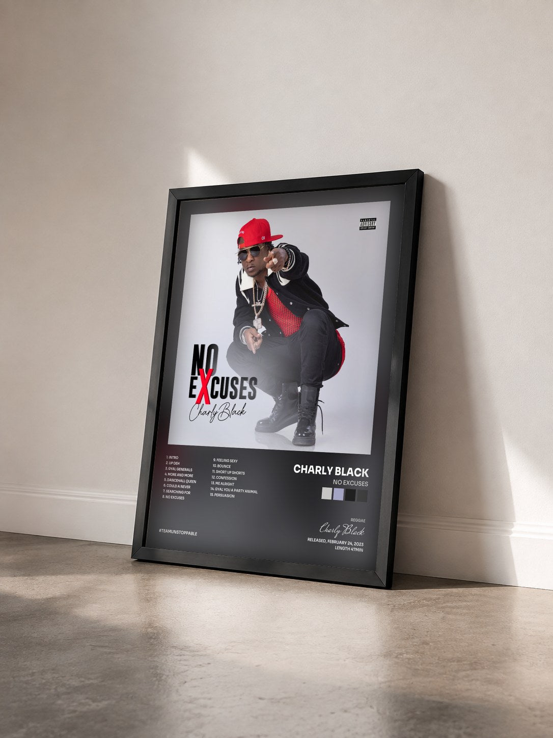 #noir Tableau de l'album No Excuses de Charly Black vu de trois quarts, cadre noir