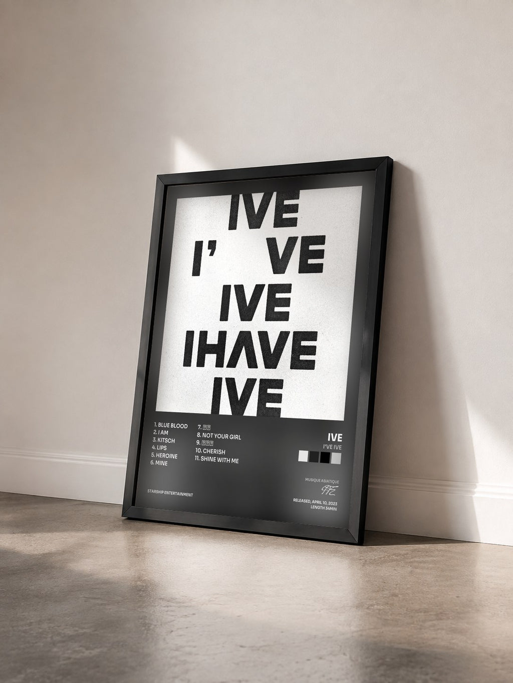 #noir Tableau de l'album I've IVE de IVE vu de trois quarts, cadre noir