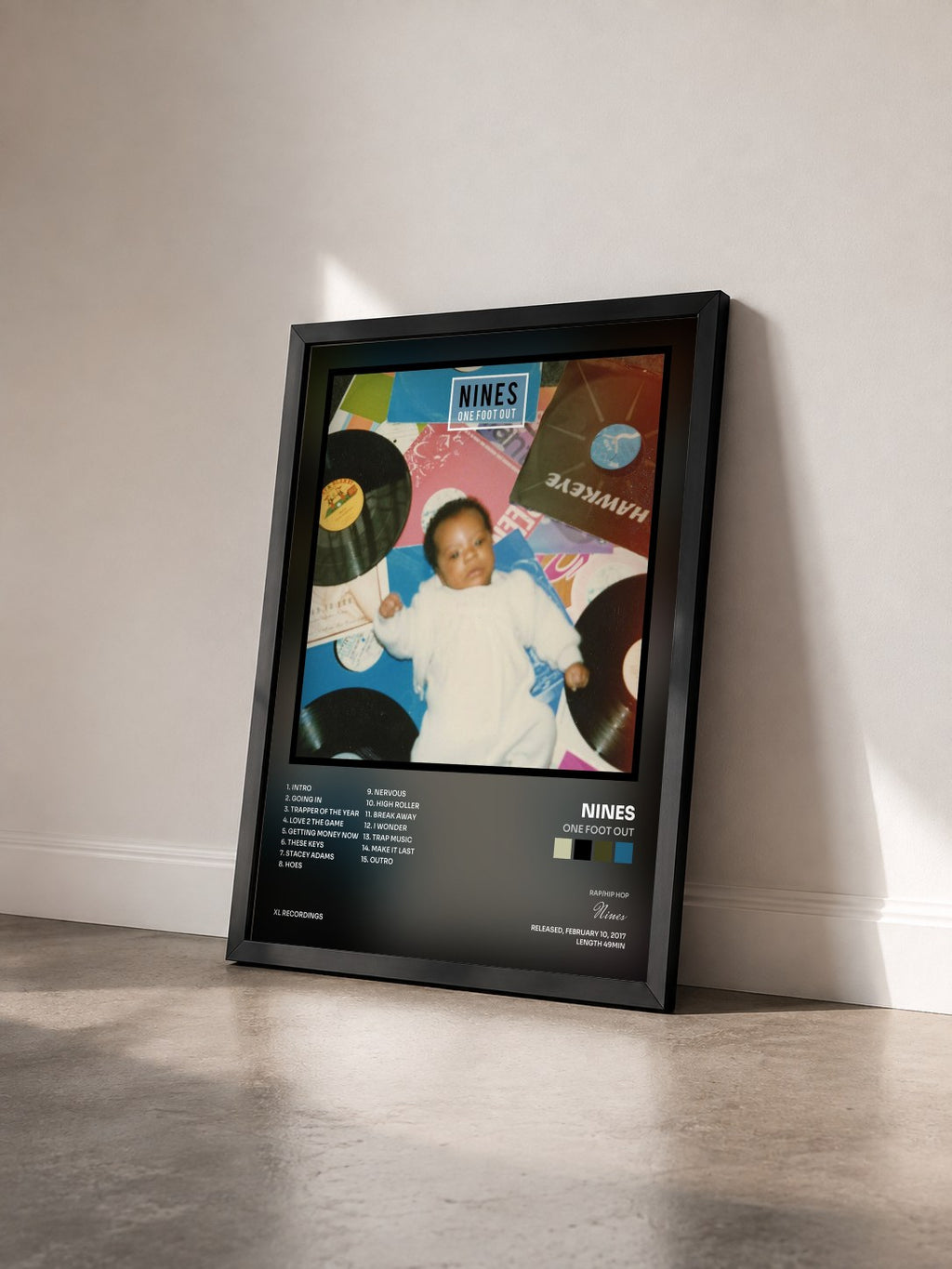 #noir Tableau de l'album One Foot Out de Nines vu de trois quarts, cadre noir