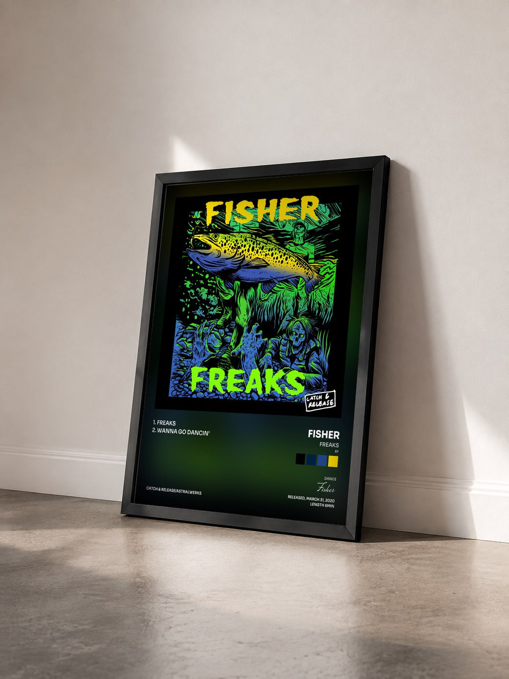 #noir Tableau de l'album Freaks (EP) de Fisher vu de trois quarts, cadre noir