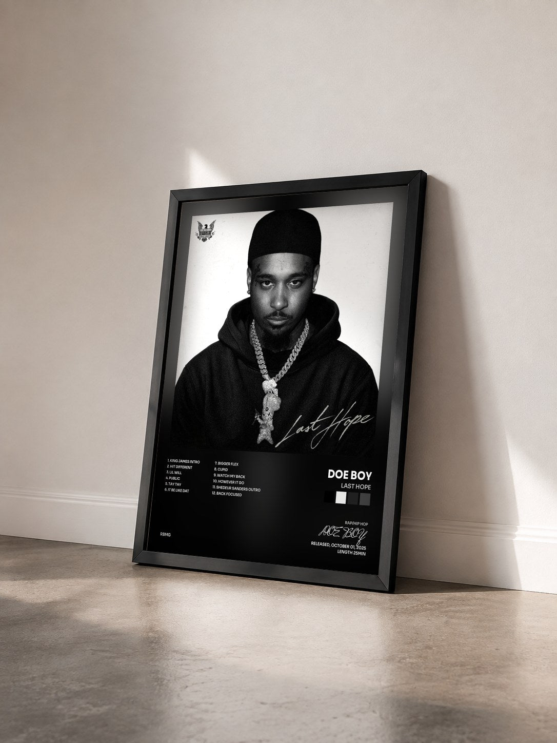 #noir Tableau de l'album LAST HOPE de DOE BOY vu de trois quarts, cadre noir