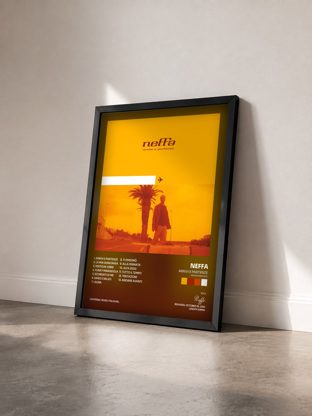#noir Tableau de l'album Arrivi E Partenze (Remastered 2021) de Neffa vu de trois quarts, cadre noir