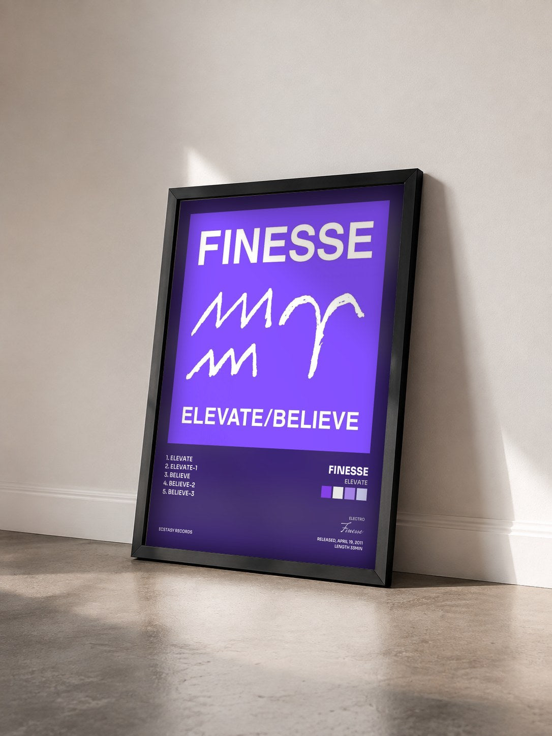#noir Tableau de l'album Elevate de Finesse vu de trois quarts, cadre noir