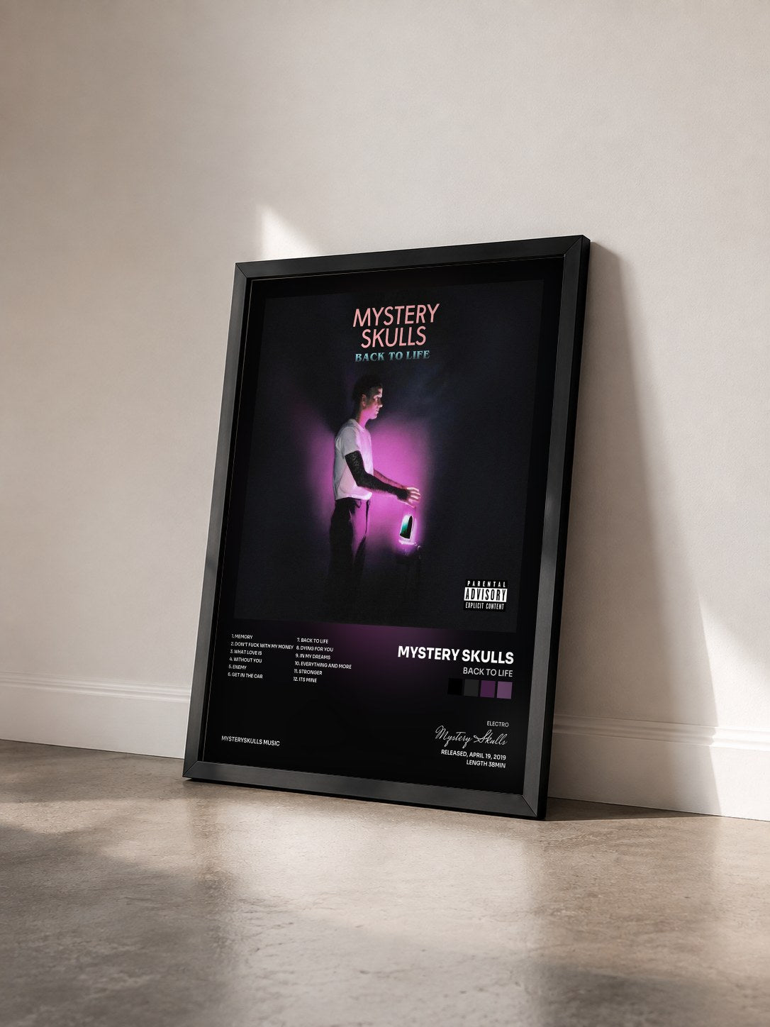 #noir Tableau de l'album Back To Life de Mystery Skulls vu de trois quarts, cadre noir