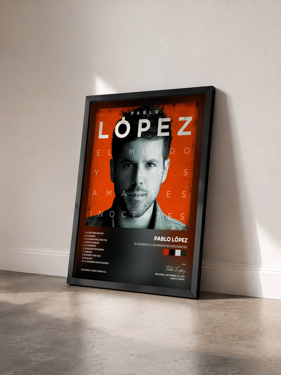 #noir Tableau de l'album El Mundo Y Los Amantes Inocentes de Pablo López vu de trois quarts, cadre noir