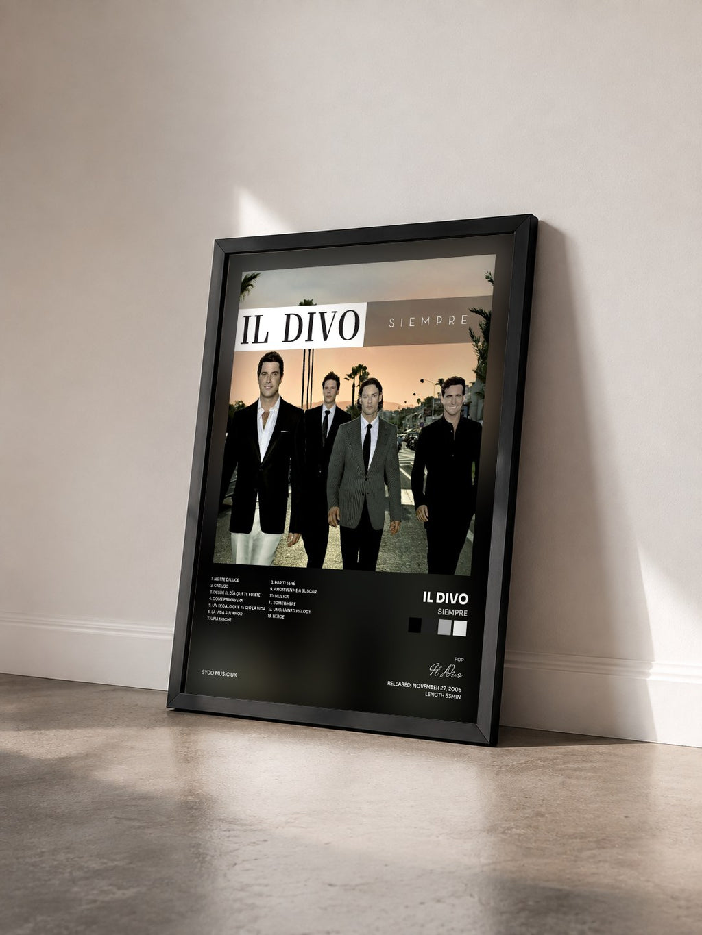 #noir Tableau de l'album Siempre de Il Divo vu de trois quarts, cadre noir