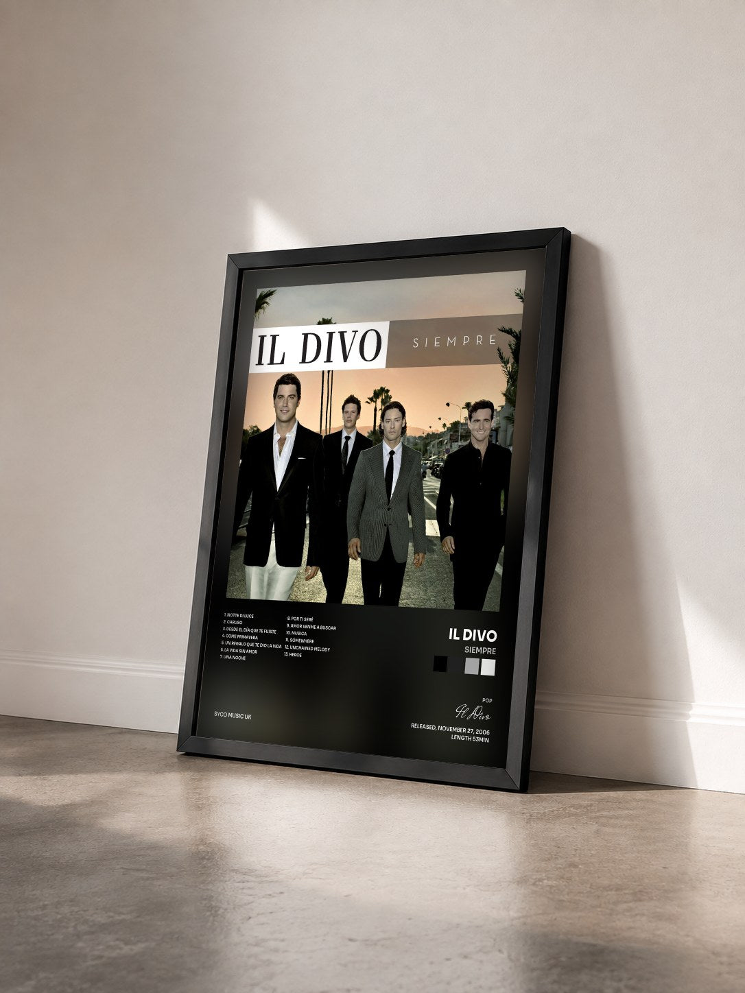 #noir Tableau de l'album Siempre de Il Divo vu de trois quarts, cadre noir