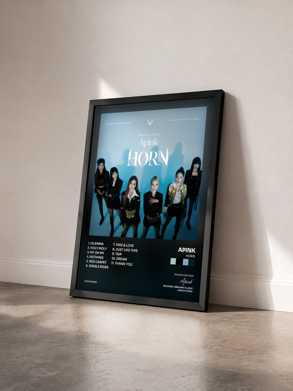 #noir Tableau de l'album HORN de Apink vu de trois quarts, cadre noir