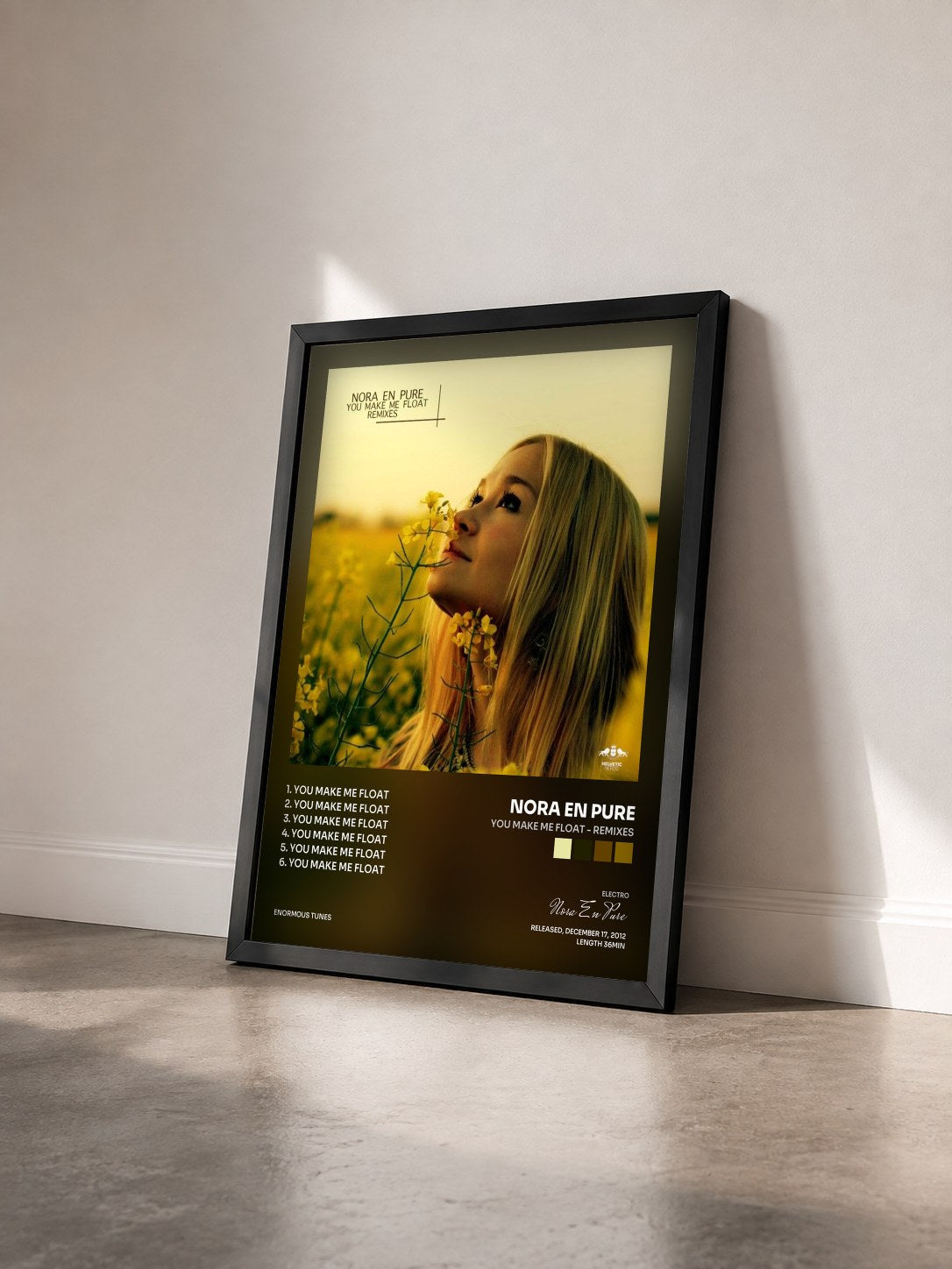 #noir Tableau de l'album You Make Me Float - Remixes de Nora En Pure vu de trois quarts, cadre noir
