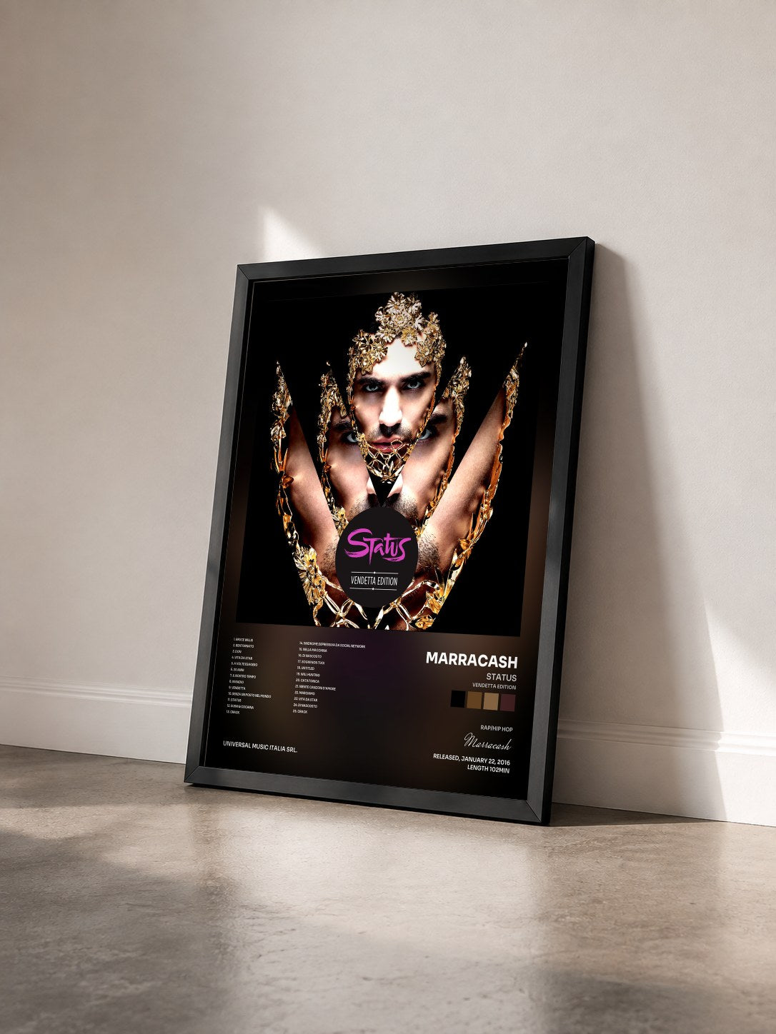 #noir Tableau de l'album Status (Vendetta Edition) de Marracash vu de trois quarts, cadre noir