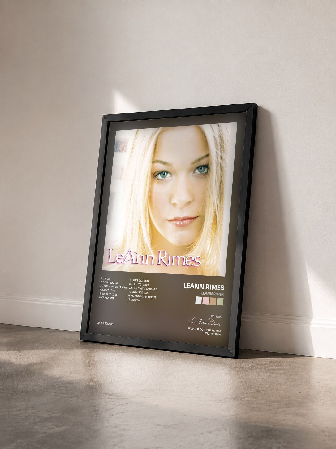 #noir Tableau de l'album LeAnn Rimes de LeAnn Rimes vu de trois quarts, cadre noir