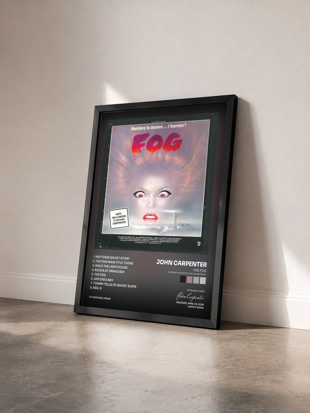 #noir Tableau de l'album The Fog (Original Motion Picture Soundtrack) de John Carpenter vu de trois quarts, cadre noir
