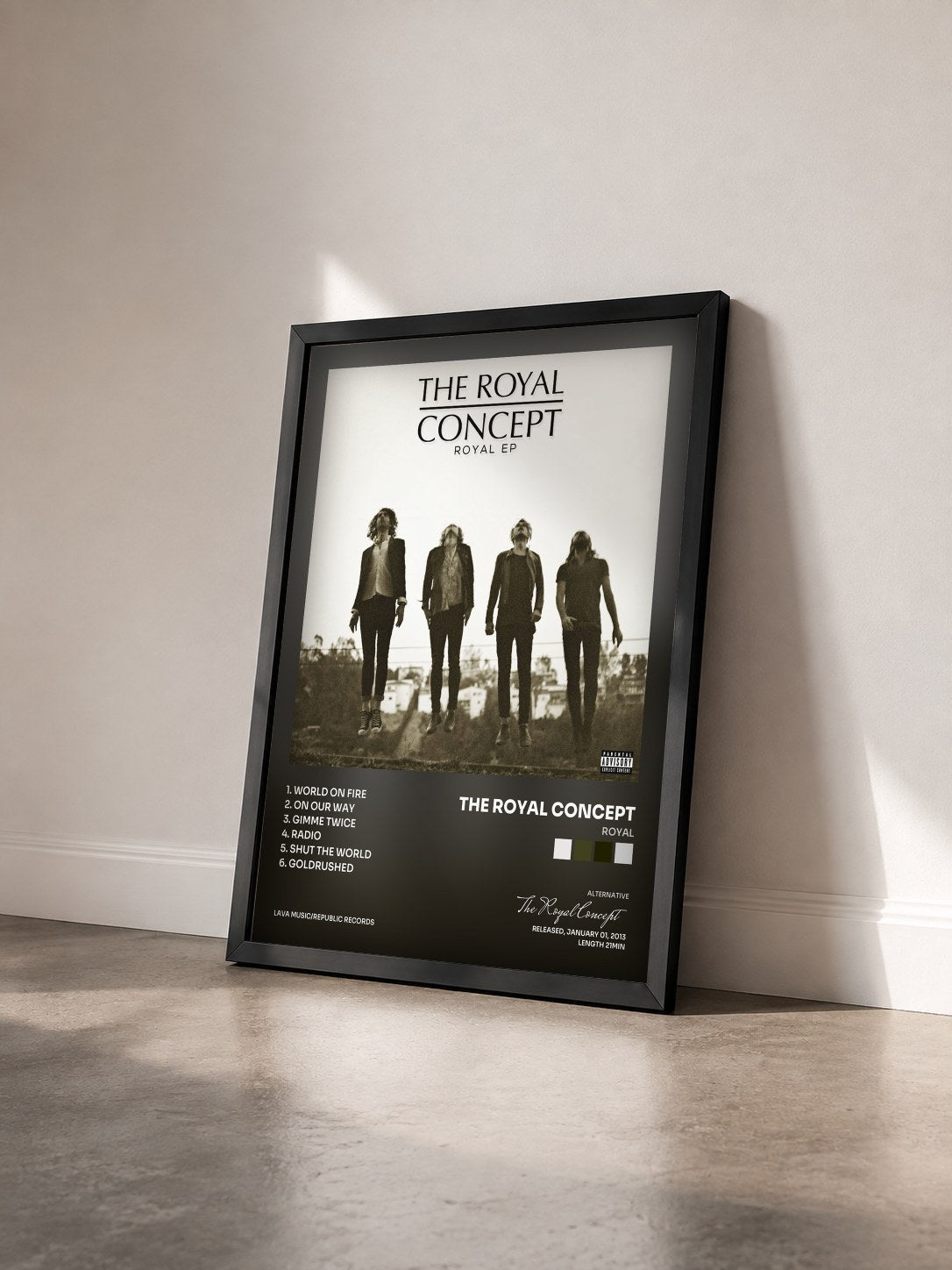 #noir Tableau de l'album Royal de The Royal Concept vu de trois quarts, cadre noir