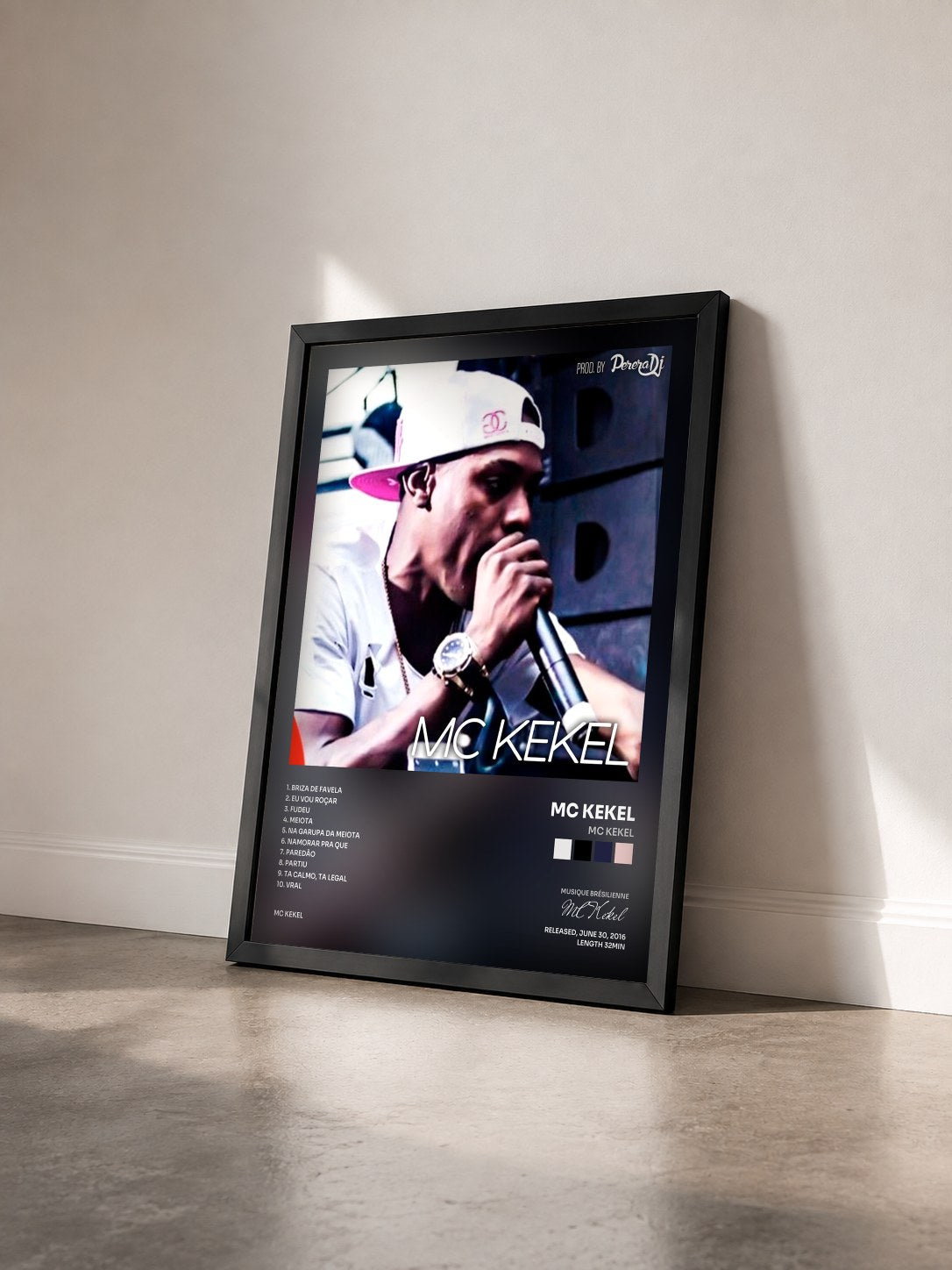 #noir Tableau de l'album Mc Kekel de MC Kekel vu de trois quarts, cadre noir