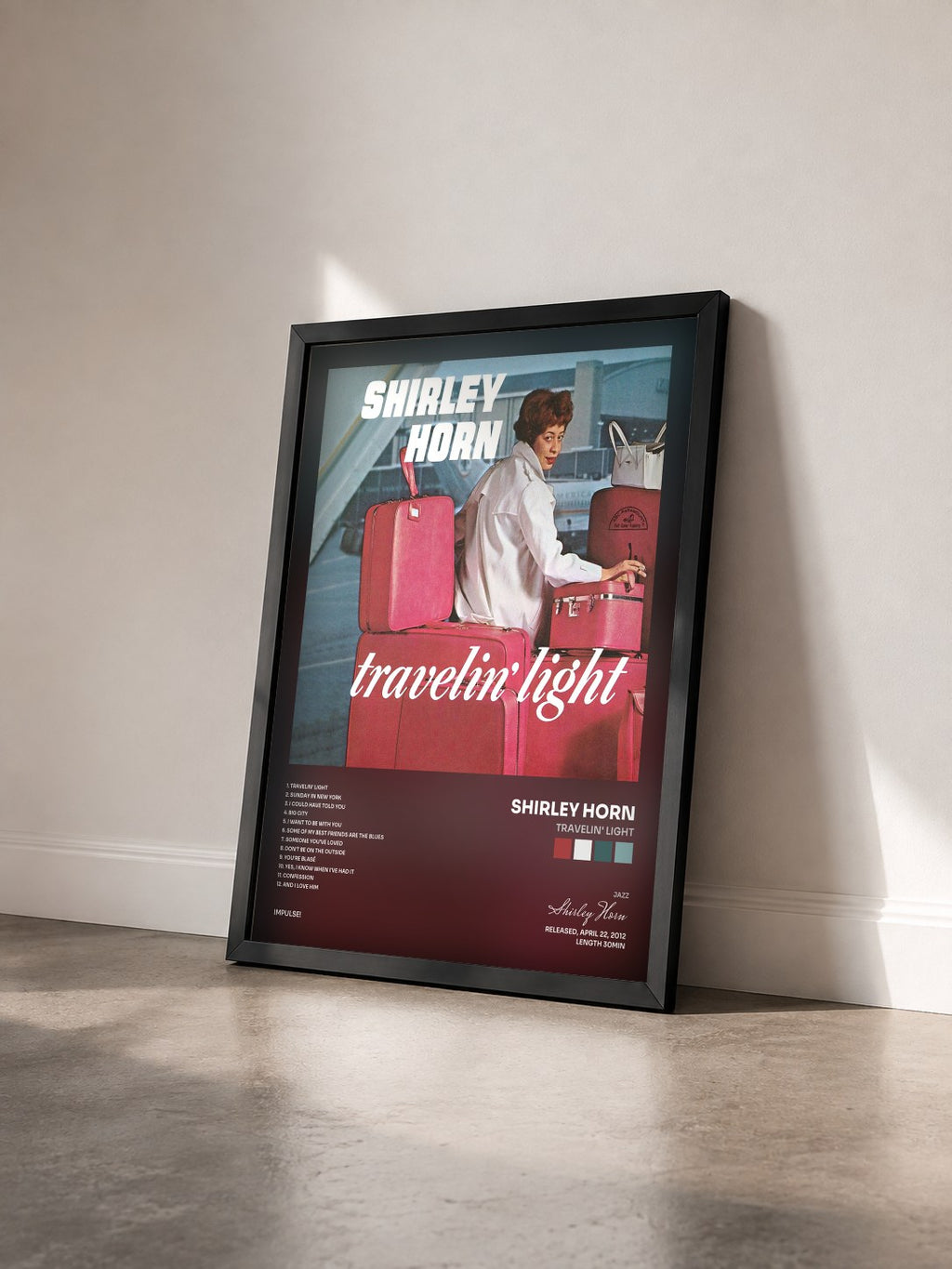#noir Tableau de l'album Travelin' Light de Shirley Horn vu de trois quarts, cadre noir