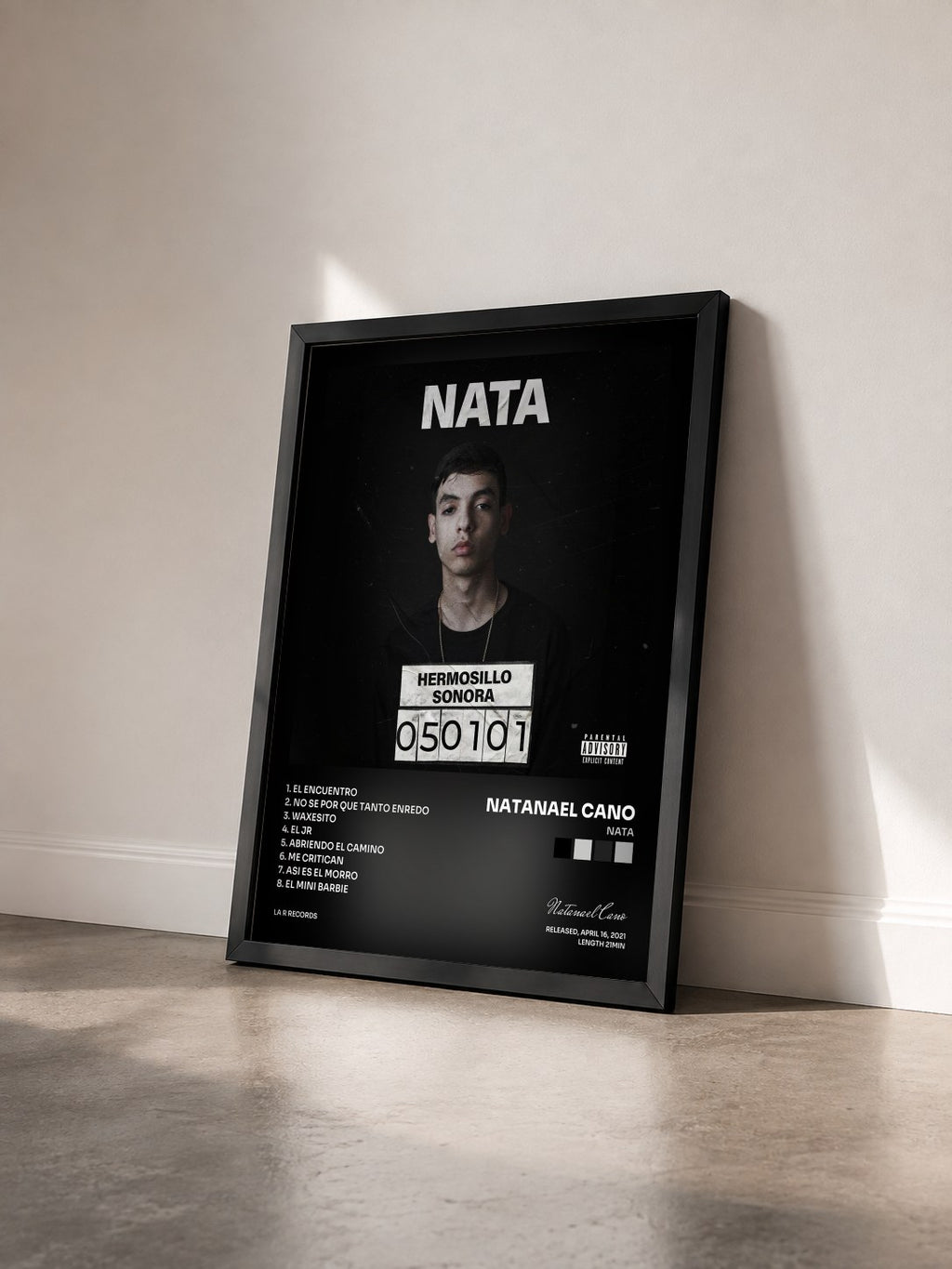 #noir Tableau de l'album Nata de Natanael Cano vu de trois quarts, cadre noir
