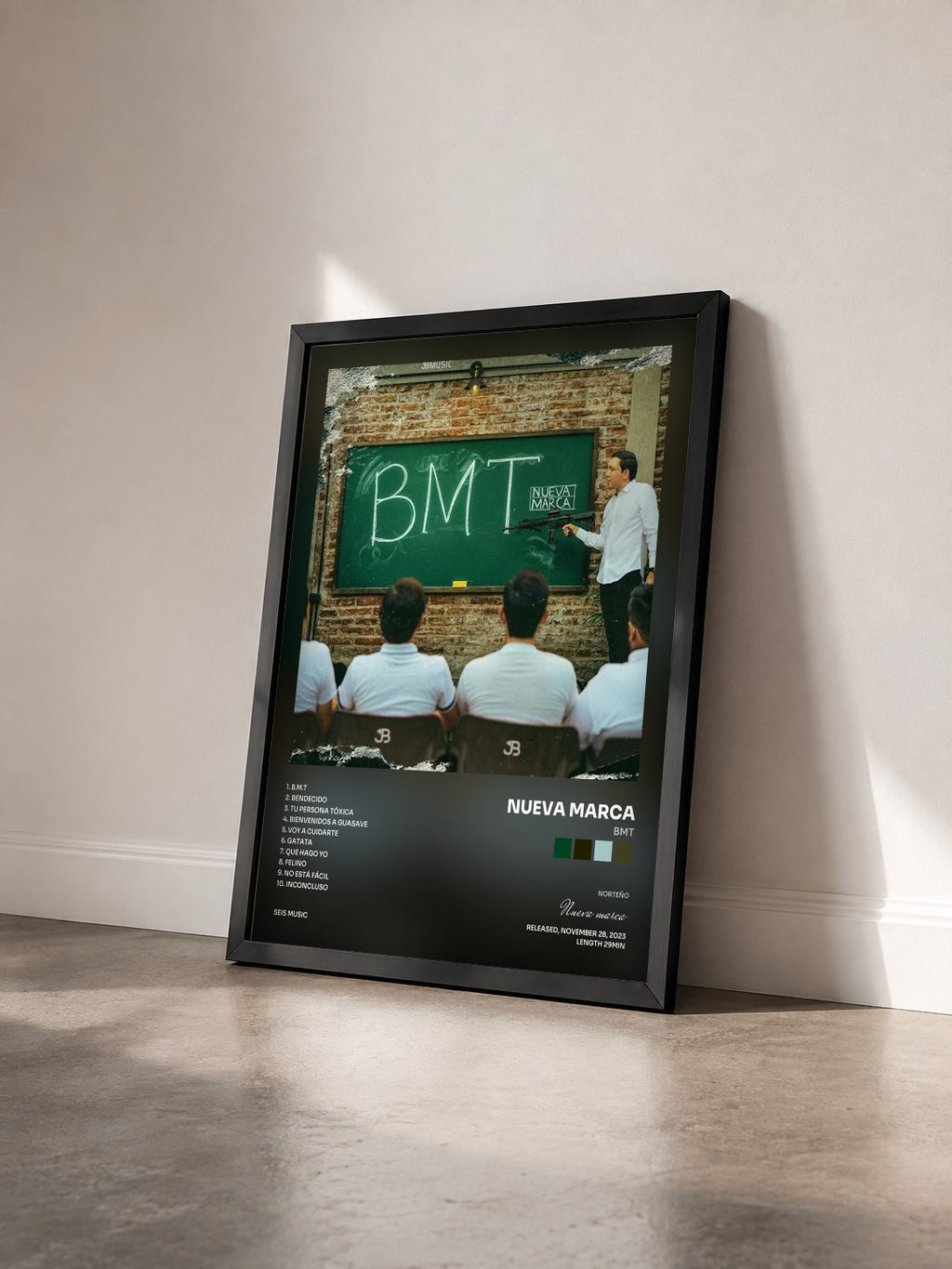 #noir Tableau de l'album BMT de Nueva marca vu de trois quarts, cadre noir
