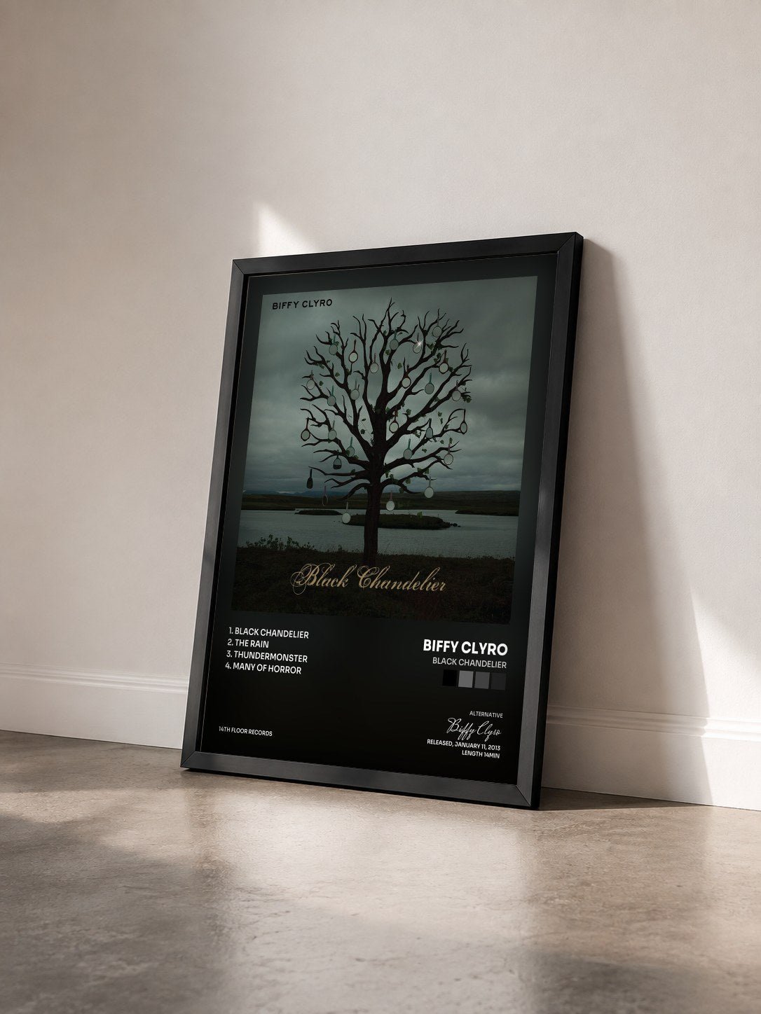 #noir Tableau de l'album Black Chandelier de Biffy Clyro vu de trois quarts, cadre noir