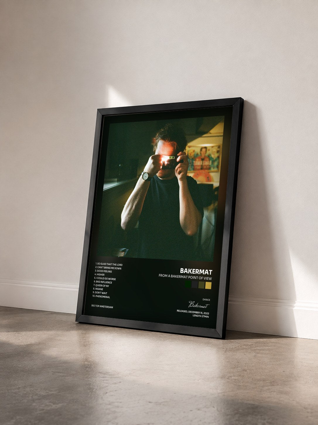 #noir Tableau de l'album From A Bakermat Point Of View de Bakermat vu de trois quarts, cadre noir