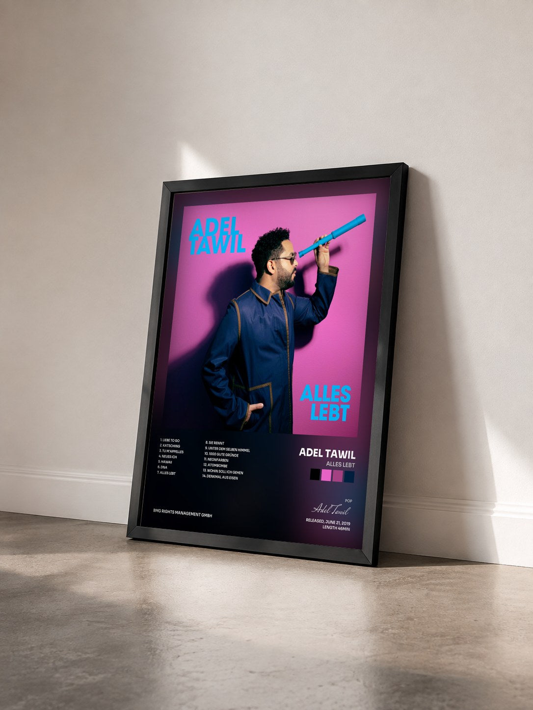 #noir Tableau de l'album Alles Lebt de Adel Tawil vu de trois quarts, cadre noir