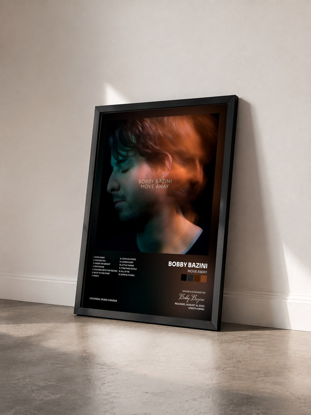 #noir Tableau de l'album Move Away de Bobby Bazini vu de trois quarts, cadre noir