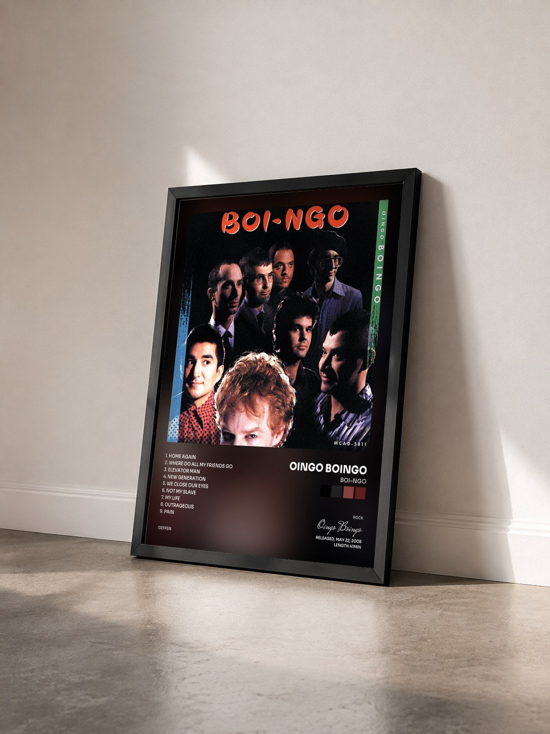 #noir Tableau de l'album Boi-Ngo de Oingo Boingo vu de trois quarts, cadre noir