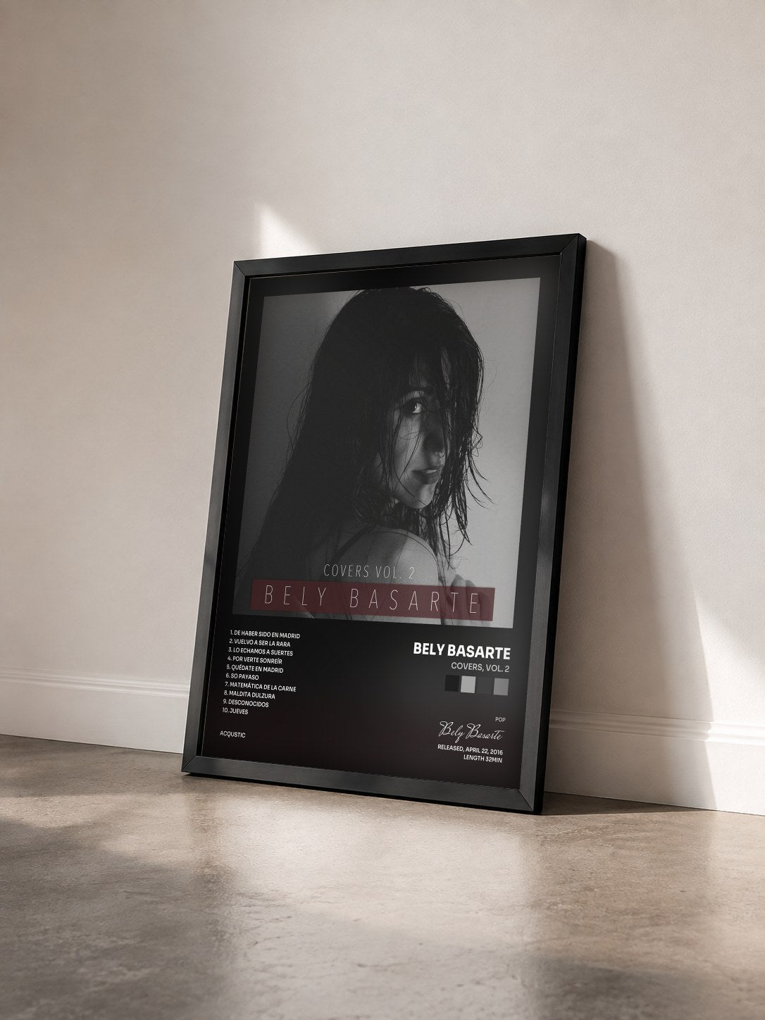 #noir Tableau de l'album Covers, Vol. 2 de Bely Basarte vu de trois quarts, cadre noir