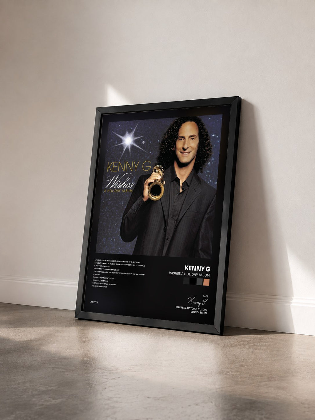 #noir Wishes A Holiday Album di Kenny G in stampa incorniciata vista di tre quarti, cornice nera