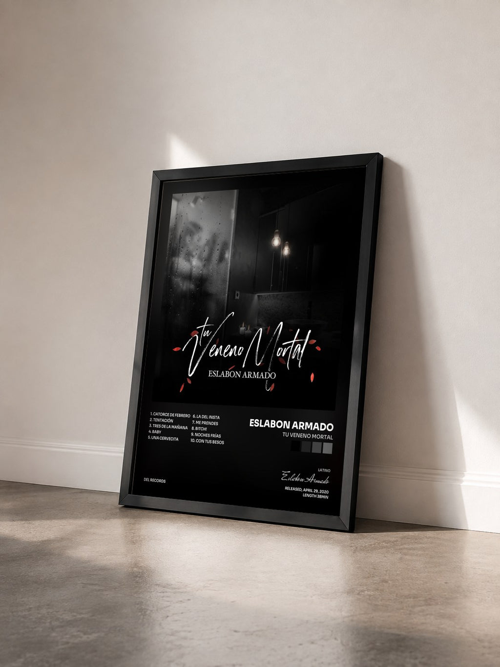 #noir Tableau de l'album Tu Veneno Mortal de Eslabon Armado vu de trois quarts, cadre noir
