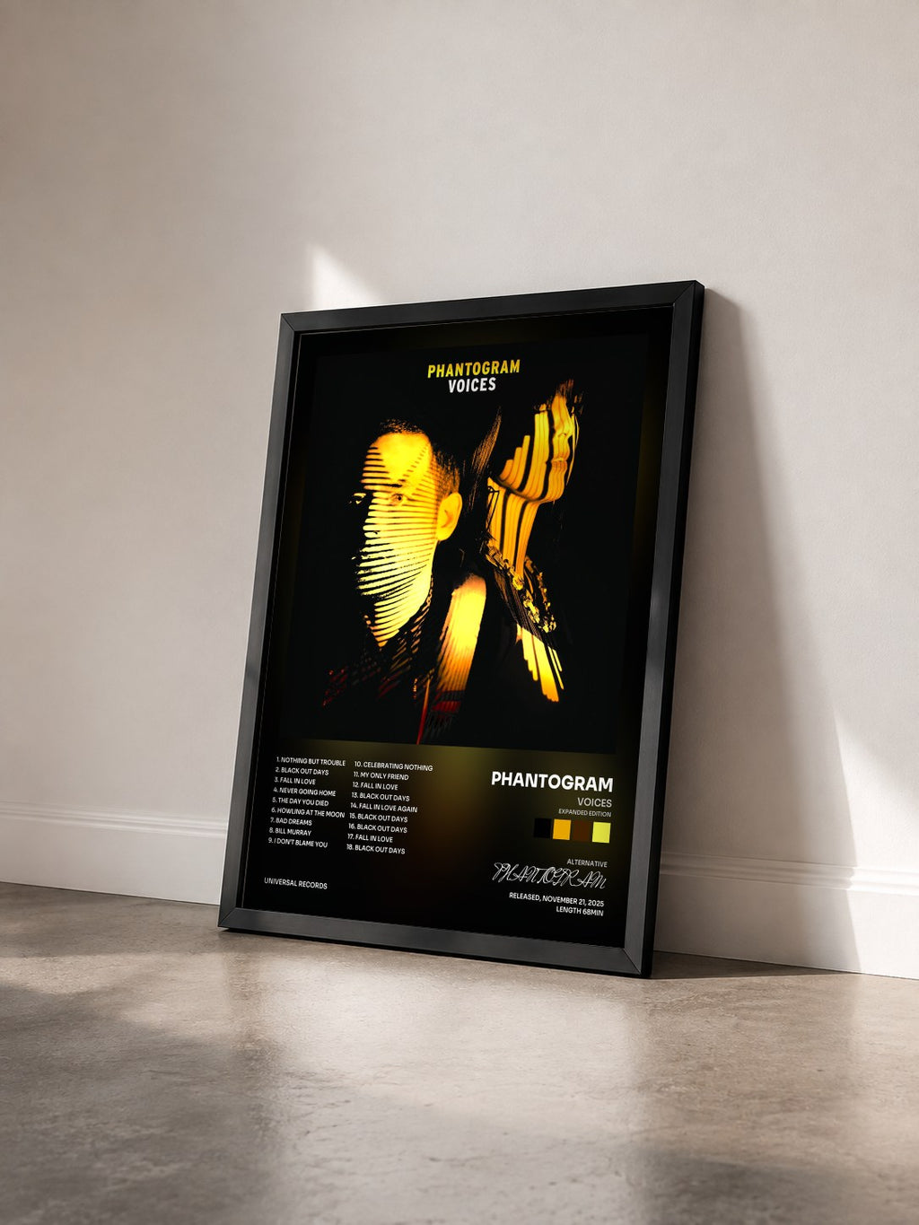 #noir Tableau de l'album Voices (Expanded Edition) de PHANTOGRAM vu de trois quarts, cadre noir