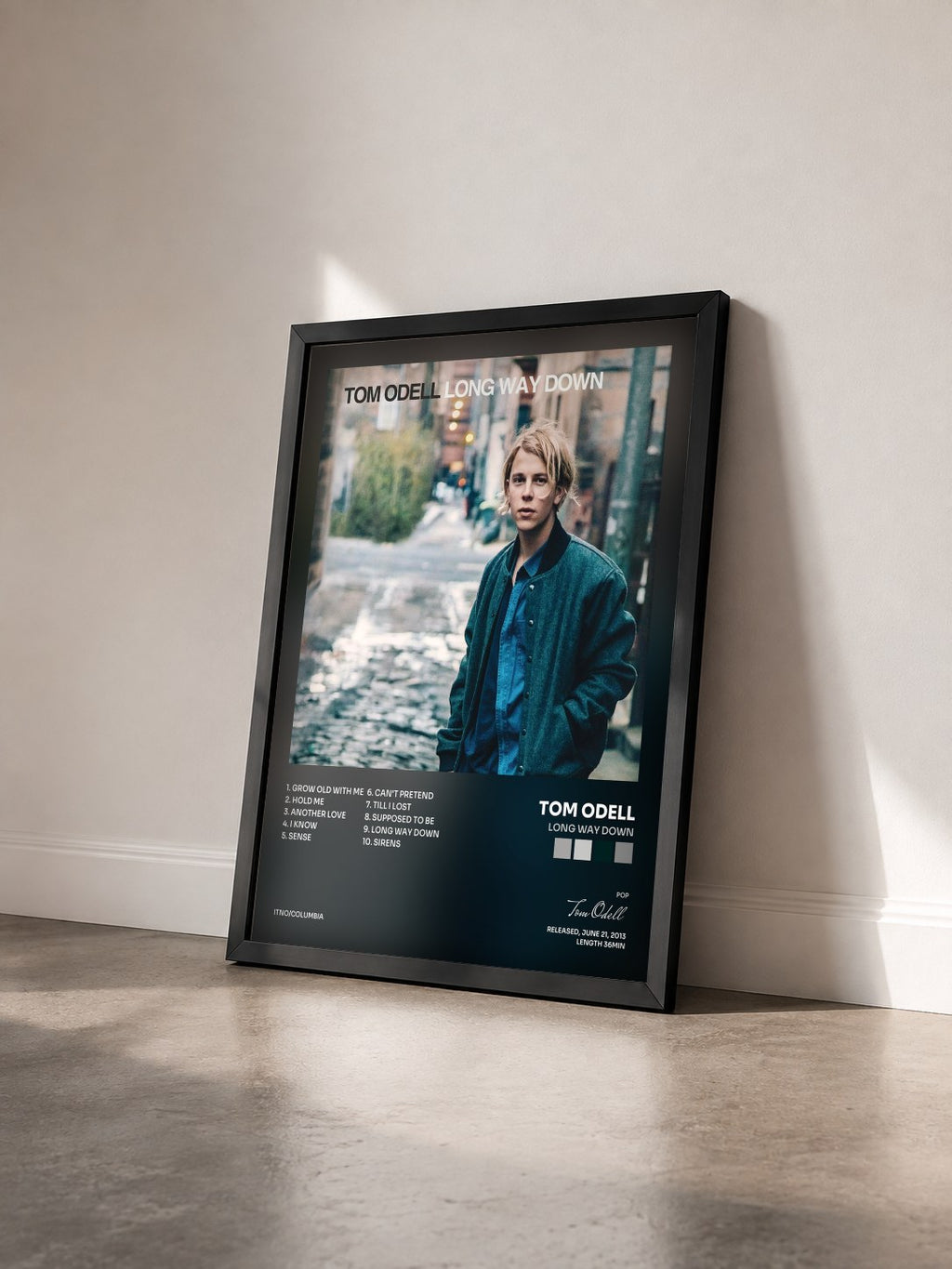 #noir Tableau de l'album Long Way Down de Tom Odell vu de trois quarts, cadre noir