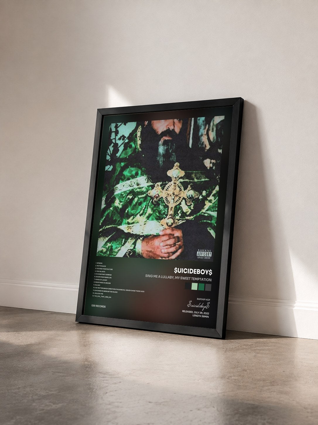 #noir Tableau de l'album Sing Me a Lullaby, My Sweet Temptation de $uicideboy$ vu de trois quarts, cadre noir