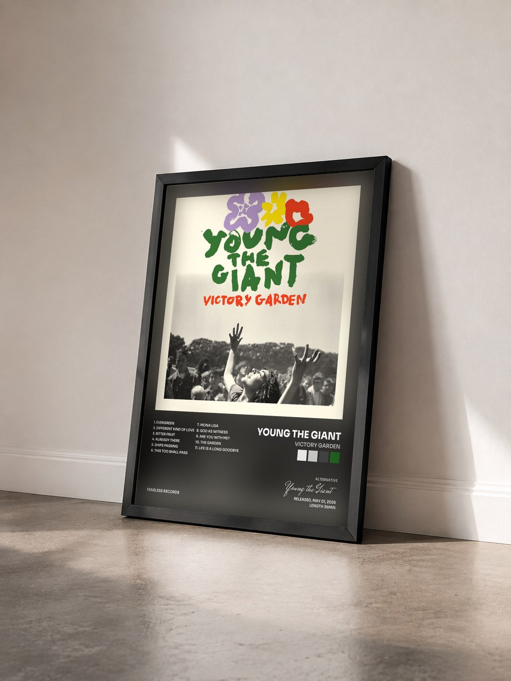 #noir Tableau de l'album Victory Garden de Young the Giant vu de trois quarts, cadre noir