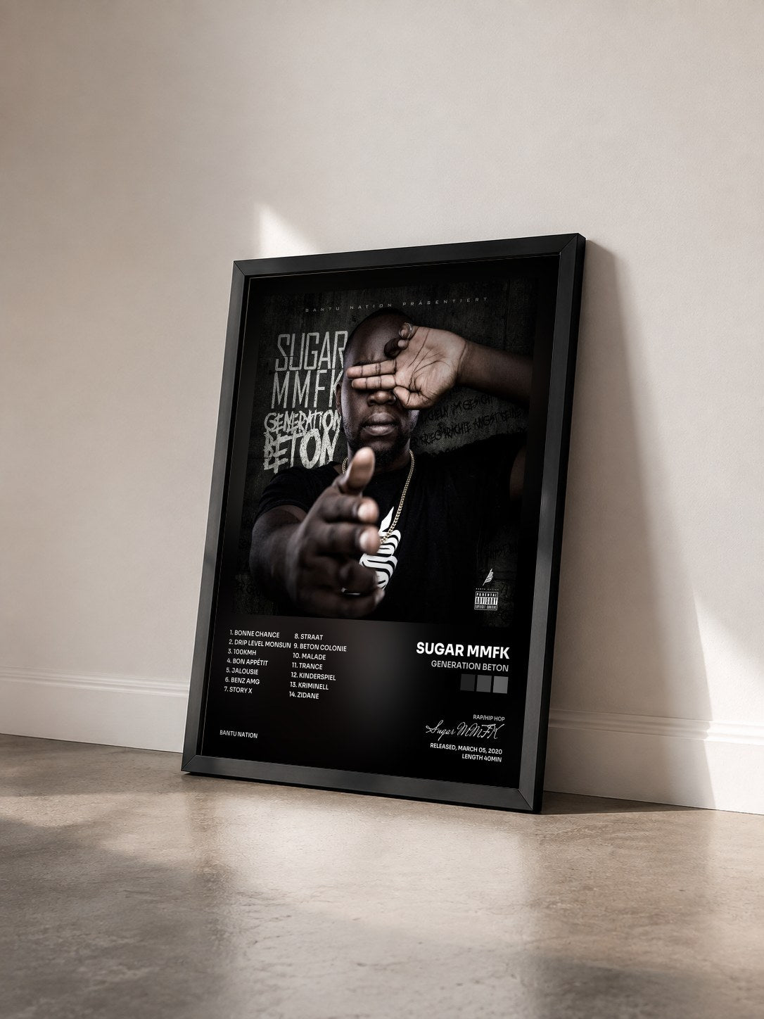 #noir Tableau de l'album Generation Beton de Sugar MMFK vu de trois quarts, cadre noir