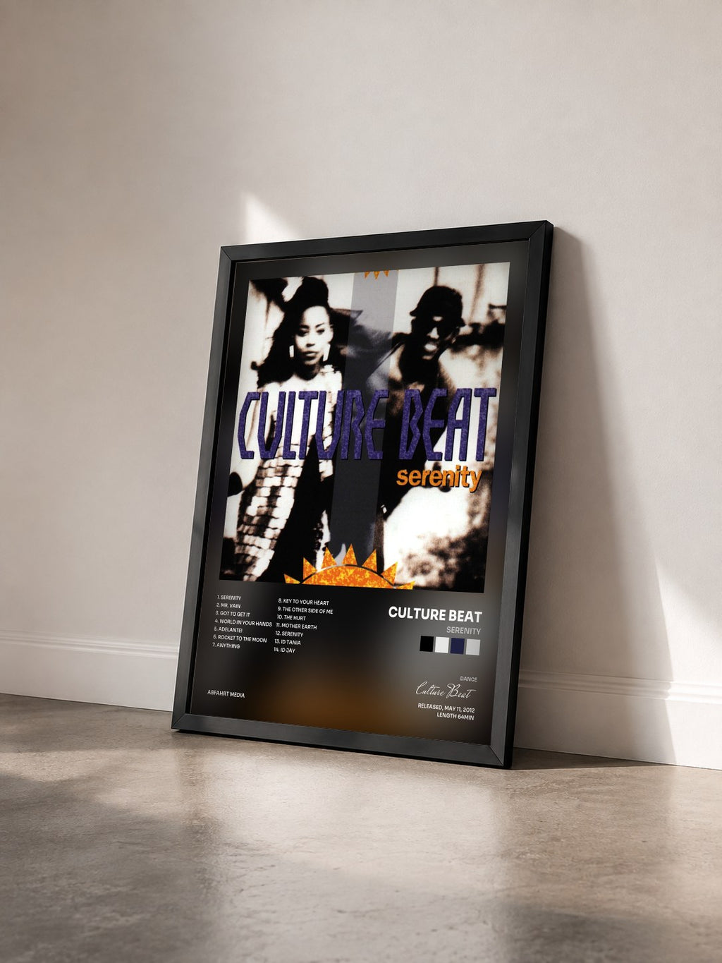 #noir Tableau de l'album Serenity de Culture Beat vu de trois quarts, cadre noir