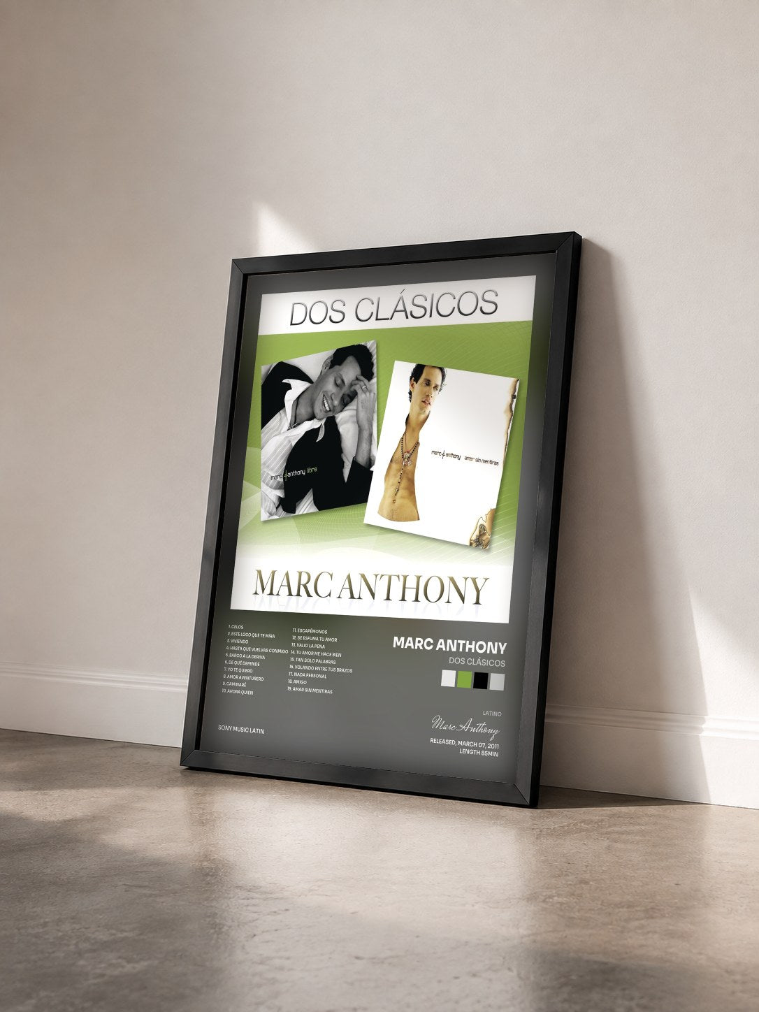 #noir Tableau de l'album Dos Clásicos de Marc Anthony vu de trois quarts, cadre noir