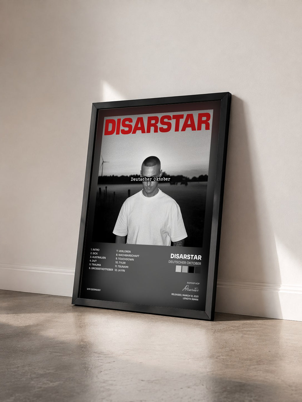 #noir Tableau de l'album Deutscher Oktober de Disarstar vu de trois quarts, cadre noir