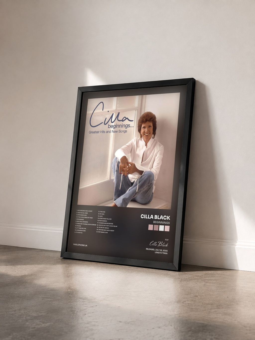 #noir Tableau de l'album Beginnings de Cilla Black vu de trois quarts, cadre noir