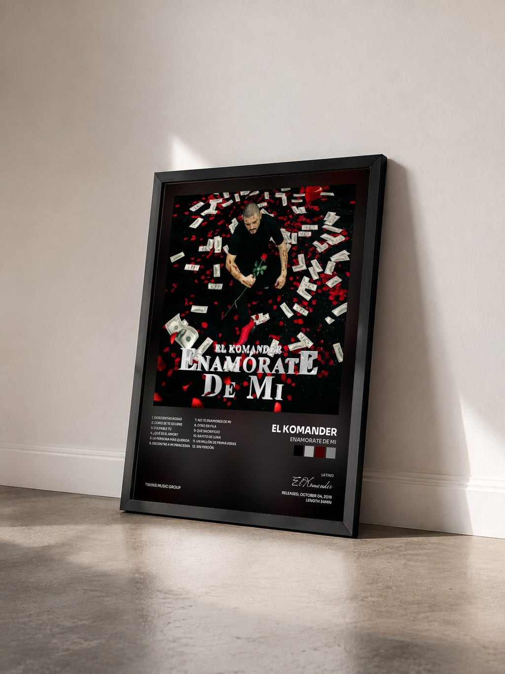#noir Tableau de l'album Enamorate De Mi de El Komander vu de trois quarts, cadre noir
