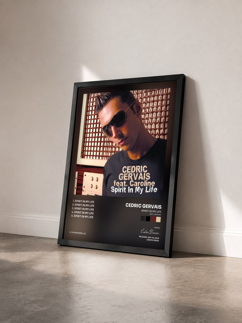#noir Tableau de l'album Spirit In My Life (feat. Caroline) de Cedric Gervais vu de trois quarts, cadre noir