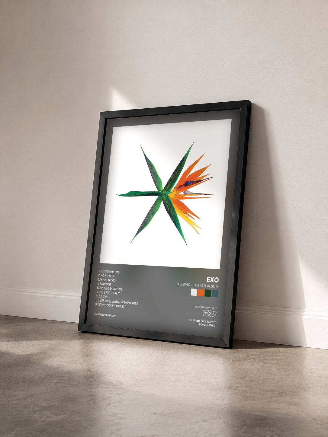 #noir Tableau de l'album THE WAR - The 4th Album de EXO vu de trois quarts, cadre noir