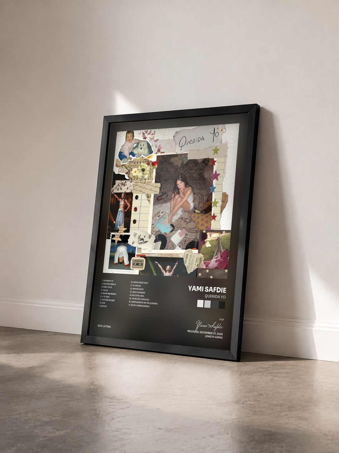 #noir Tableau de l'album Querida Yo de Yami Safdie vu de trois quarts, cadre noir